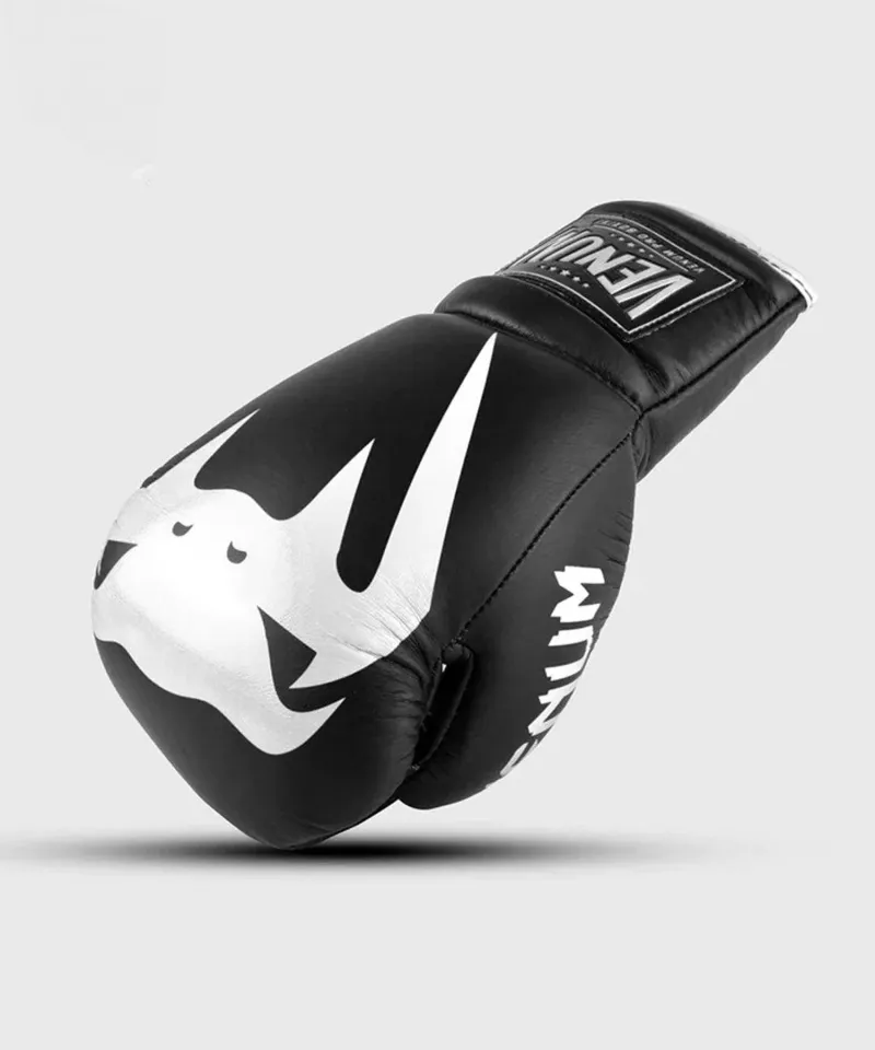 VENUM CUSTOM Giant 2.0 Pro Boxing with Laces - Image 2