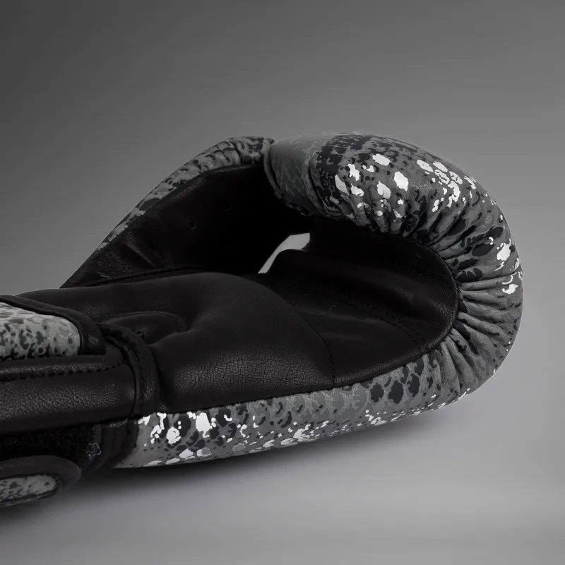 Venum Amazonia Boxing Gloves - Dark grey - Image 4