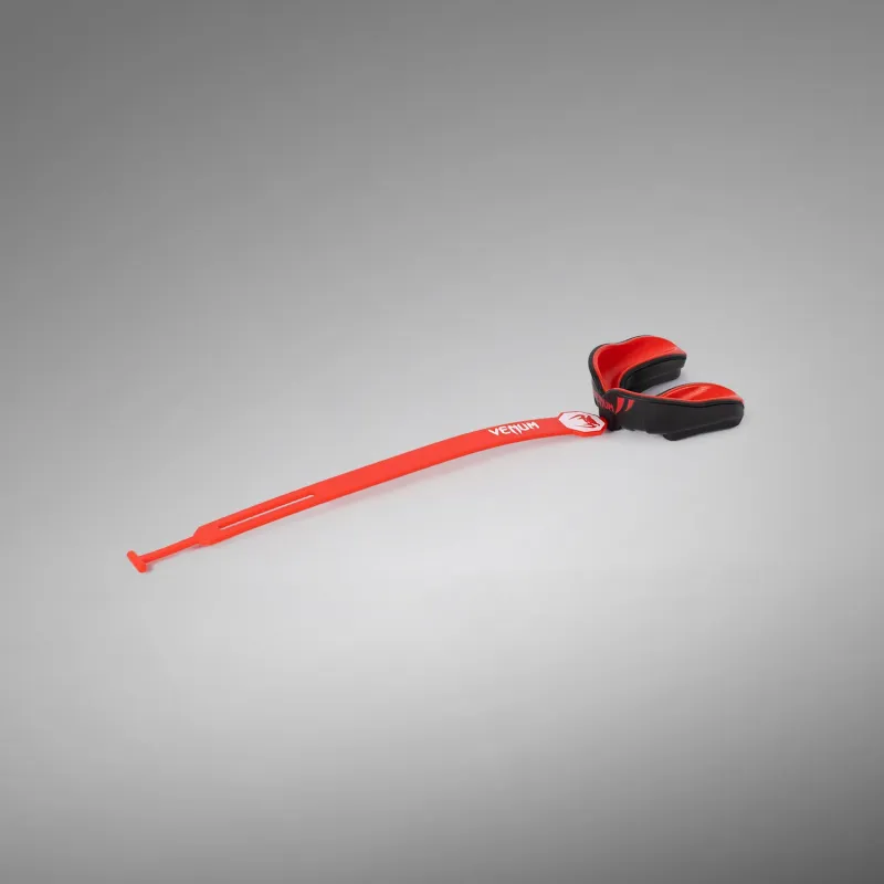 Venum Challenger Kids Mouthguard Strap/Strapless - Black/Red - Image 3
