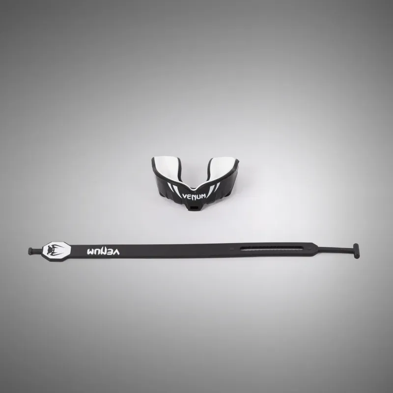 Venum Challenger Kids Mouthguard Strap/Strapless - Black/White - Image 2