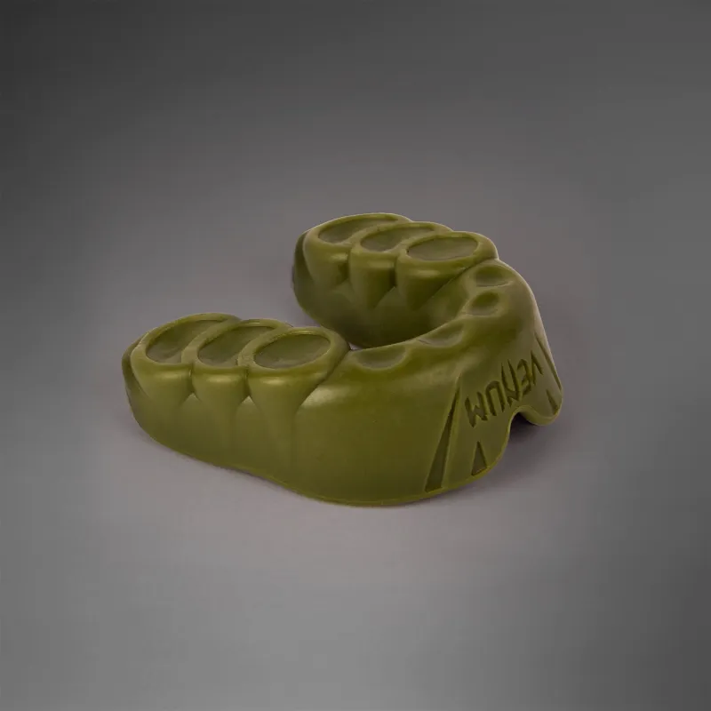 Venum Challenger Mouthguard - Image 4