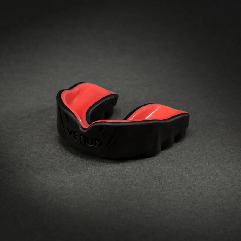 Venum Challenger Mouthguard - Black/Corail - Image 2