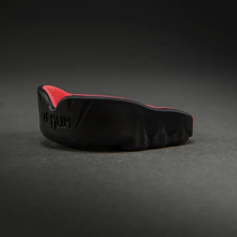 Venum Challenger Mouthguard - Black/Corail - Image 3