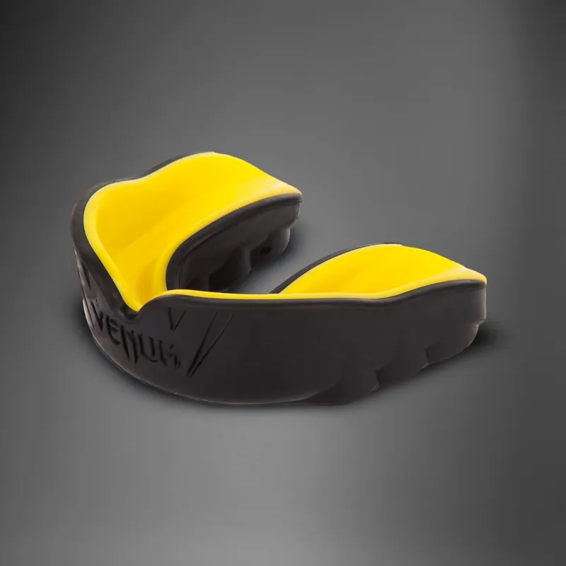 Venum Challenger Mouthguard - Yellow/Black - Image 3
