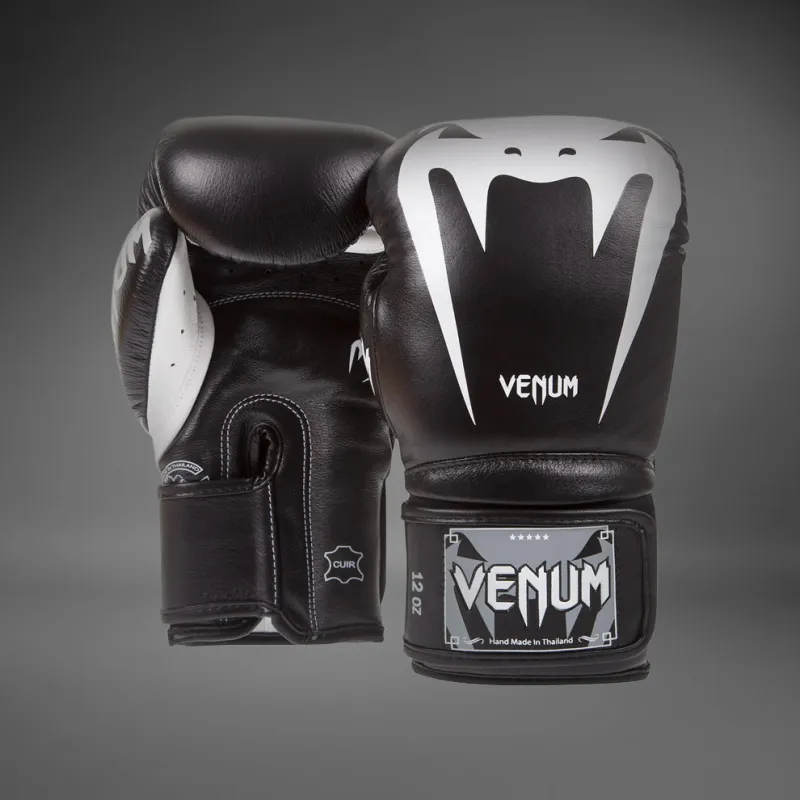 Venum Giant 3.0 Boxing Gloves - Nappa Leather Black - Image 2