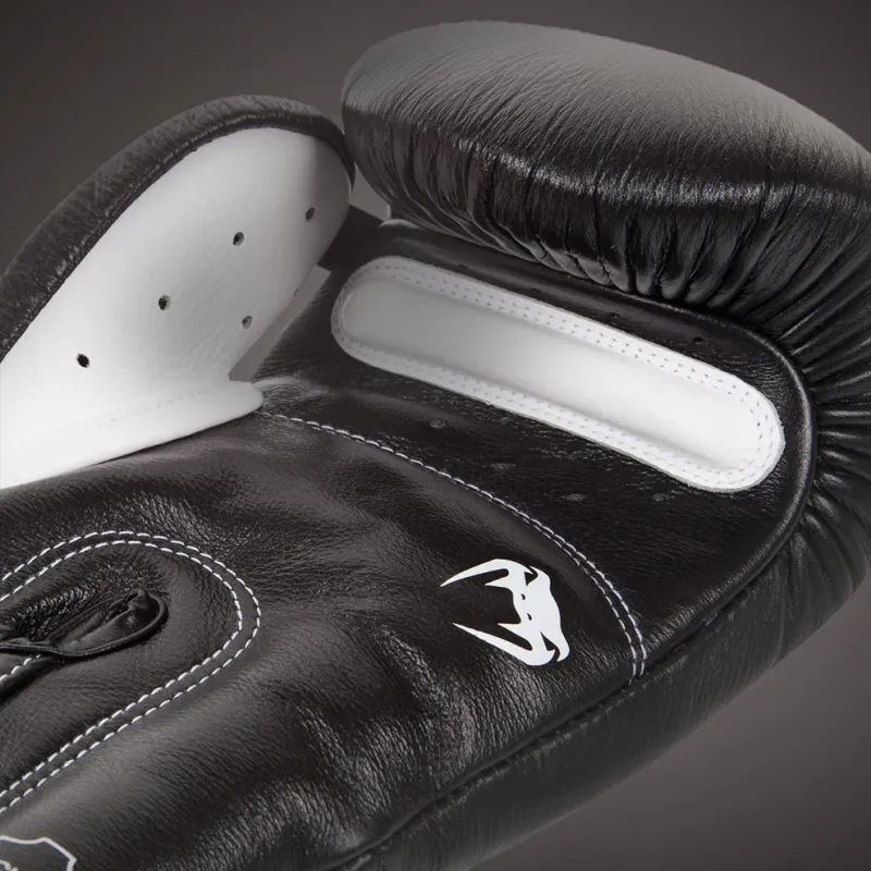 Venum Giant 3.0 Boxing Gloves - Nappa Leather Black - Image 4