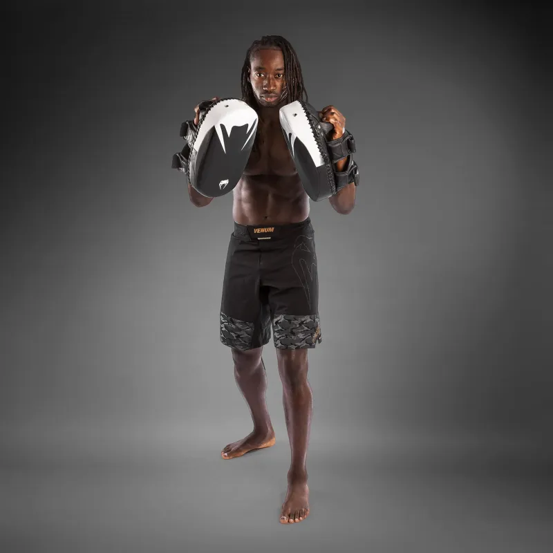 Venum Kick Boxing 2.0 Micro Fiber Paos - Black/White - Image 4