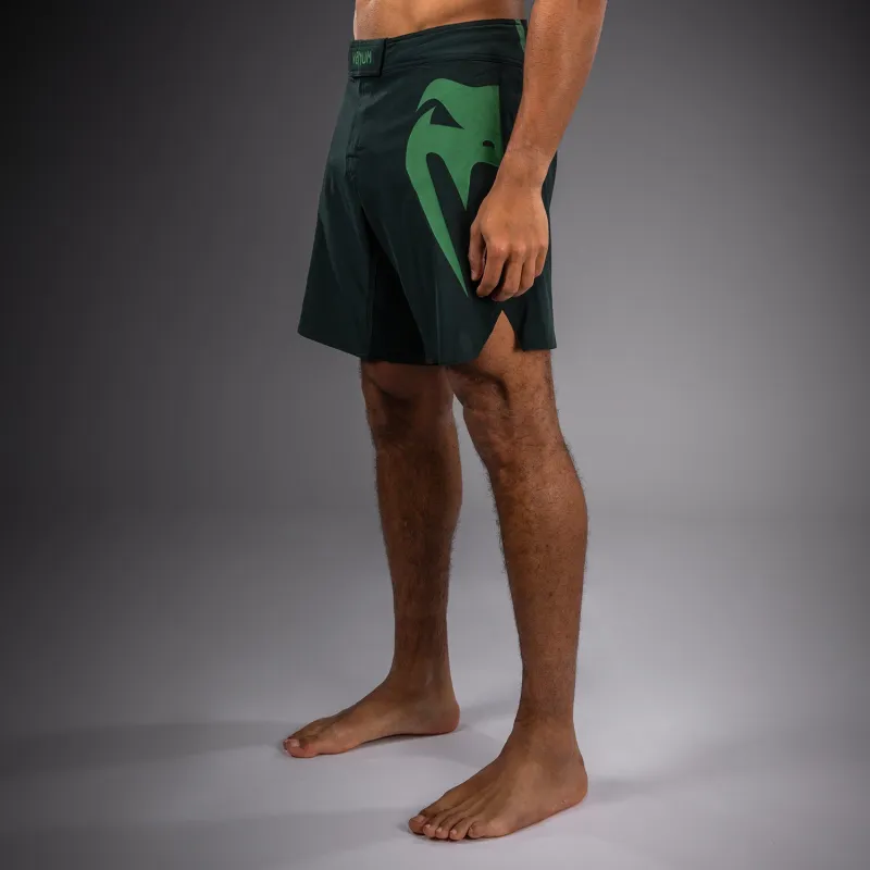 Venum Light 5.0 Fightshorts - Forest Green/Light Green - Image 2