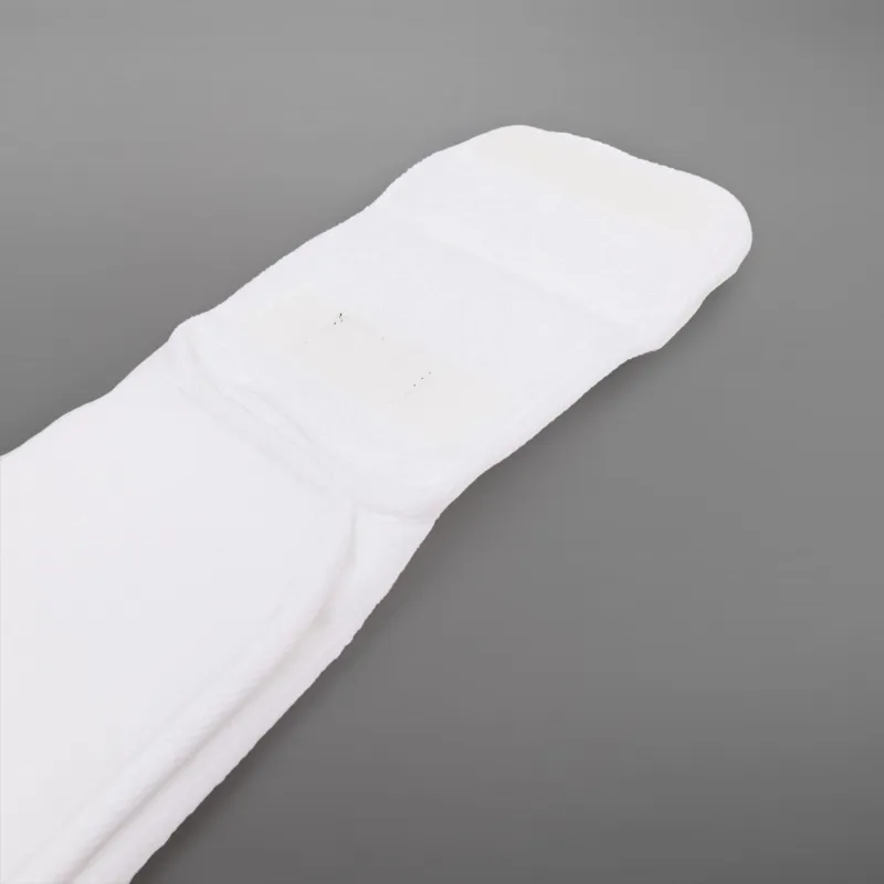Venum Lineup Football Towel - White/Black - Image 4
