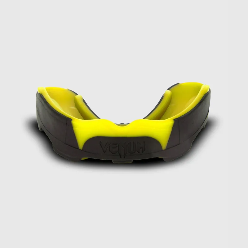 Venum Predator Mouthguard - Image 2