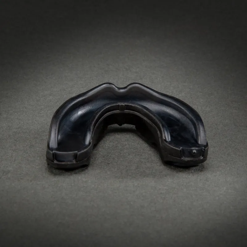 Venum Predator Mouthguard – Black/Black/Red - Image 3