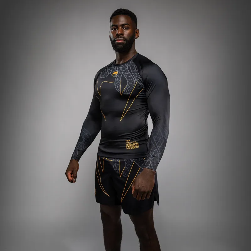 Venum Serpenti Long Sleeve Rashguard - Black/Silver/Gold - Image 4