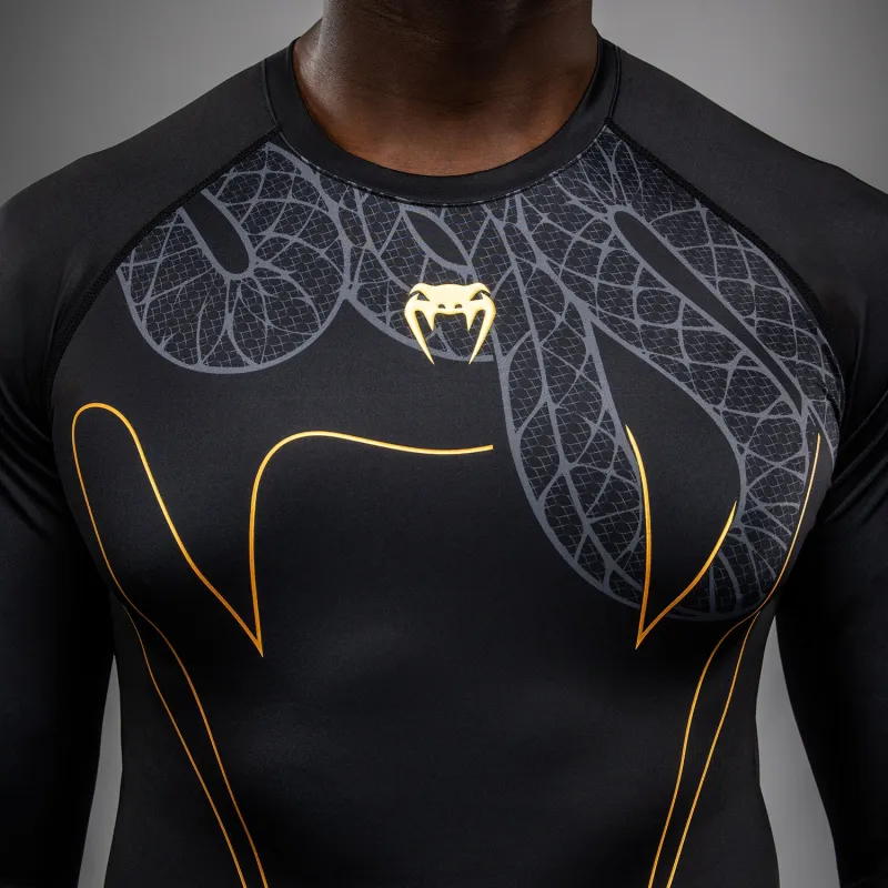Venum Serpenti Long Sleeve Rashguard - Black/Silver/Gold - Image 5